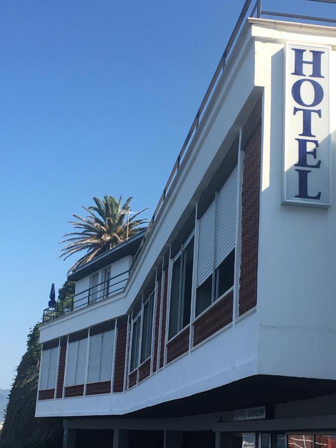 Hotel La Scogliera カヴィ・ディ・ラヴァーニャ エクステリア 写真