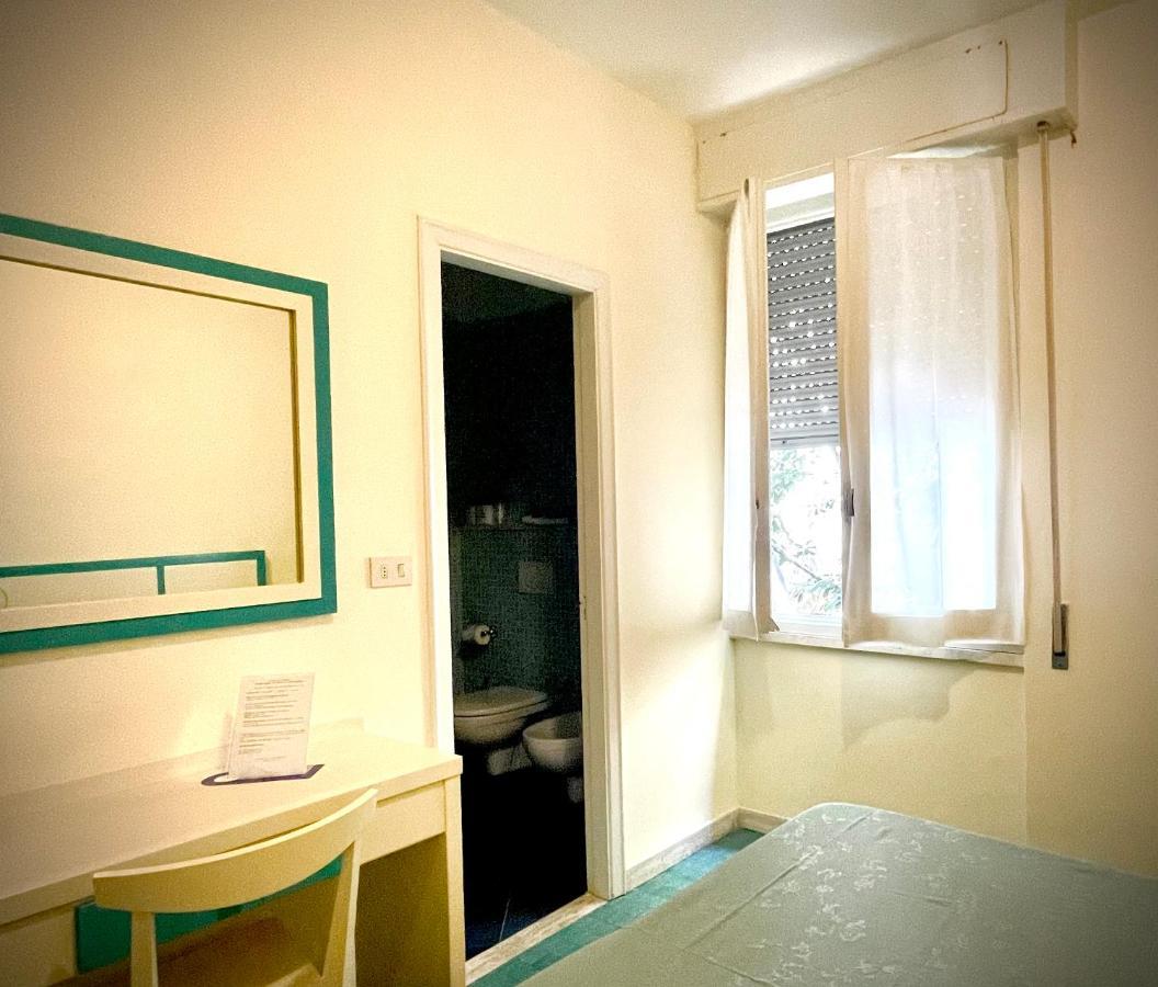Hotel La Scogliera カヴィ・ディ・ラヴァーニャ エクステリア 写真