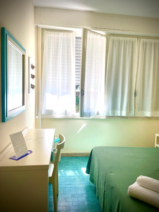 Hotel La Scogliera カヴィ・ディ・ラヴァーニャ エクステリア 写真
