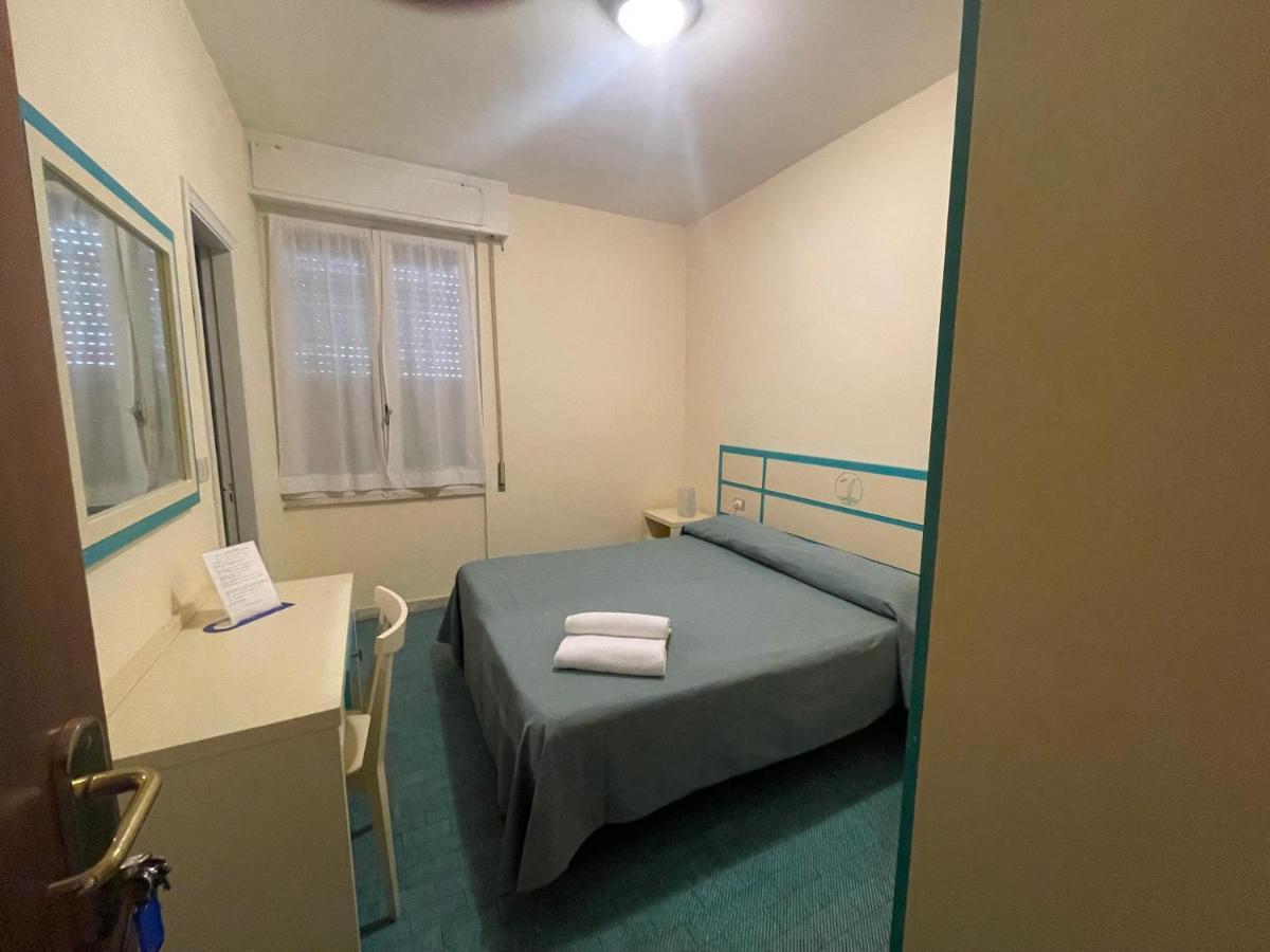 Hotel La Scogliera カヴィ・ディ・ラヴァーニャ エクステリア 写真