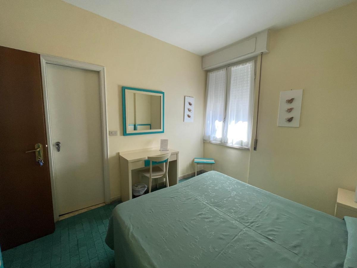 Hotel La Scogliera カヴィ・ディ・ラヴァーニャ エクステリア 写真