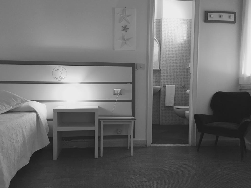 Hotel La Scogliera カヴィ・ディ・ラヴァーニャ エクステリア 写真